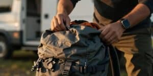 Como escolher roupas ideais para camping: guia prático para evitar frio e suor