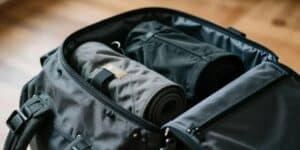 Como organizar mochila para viagem longa: 12 truques para viajar leve e seguro